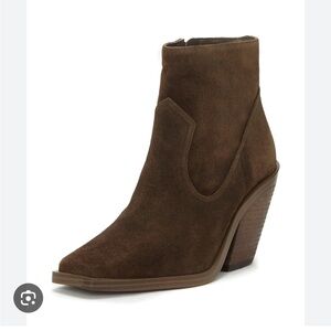 Vince Camuto Sable Suede Ankle Booties size 8